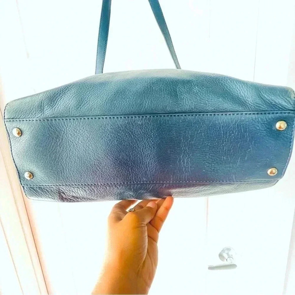 HOST PICK MICHEAL KORS  BLUE PEBBLED LEATHER HAND BAG STRAPPED SHOULDER BAG - Picture 4 of 12